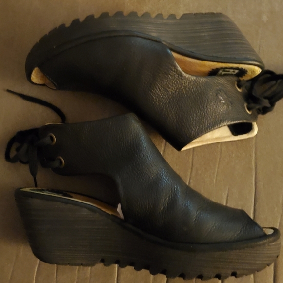 Fly London Yuzu Peep Toe Wedge EU 37 Mousse Black Lace-Up Heel - Picture 10 of 13